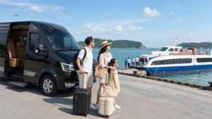 Xe Hà Nội Cô Tô đưa khách tới tàu cao tốc